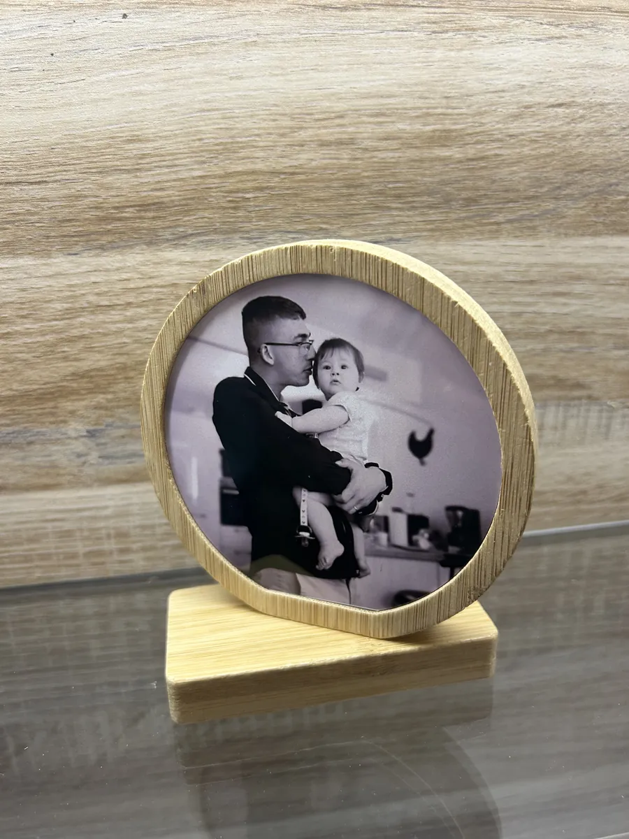 Cadre rond en bois, photo sublimée